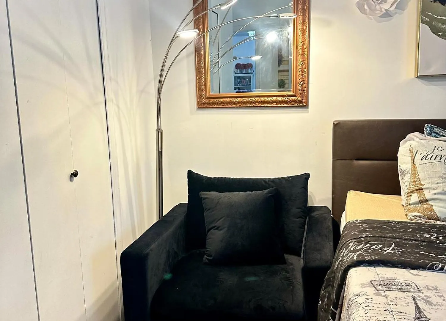 Penzion Comfortable King Bedroom Within A Home With Hosts Columbus