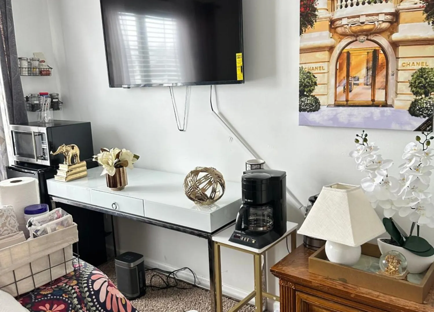 Comfortable King Bedroom Within A Home With Hosts Columbus Penzion